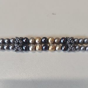 Elegant Pearl Bracelet with Silver Accents